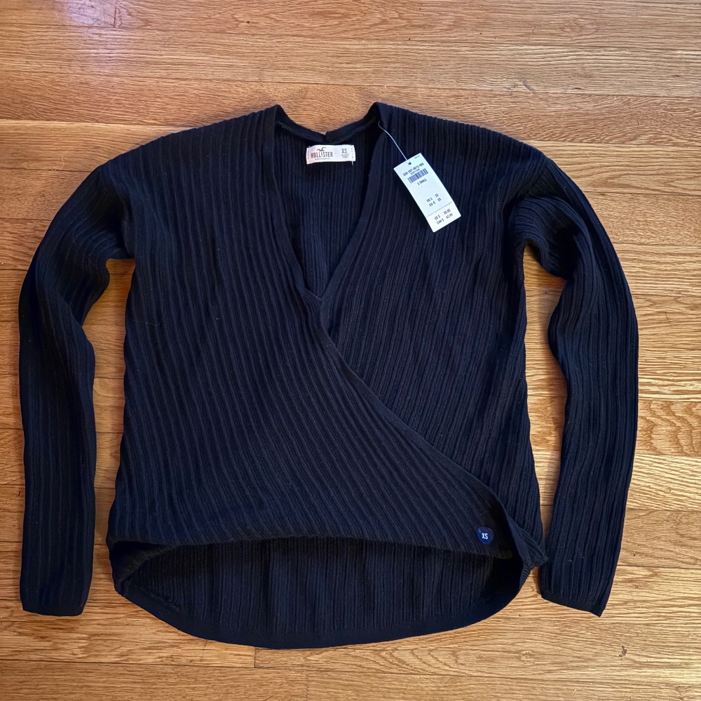 Hollister soft sweater never worn